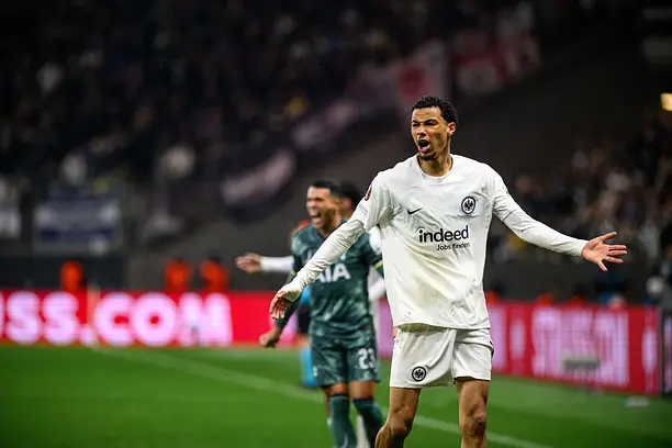 Eintracht Frankfurt na łopatkach. 