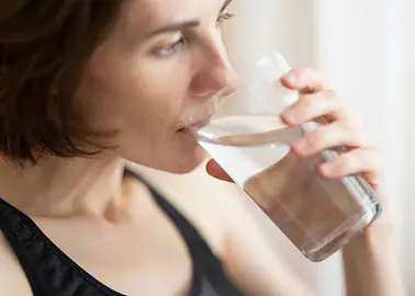 Zrównoważone nawodnienie dzięki izotonikom - co warto wiedzieć